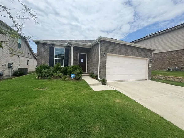 $2,150 | 8132 Cedar Lake Lane, Fort Worth, TX 76123