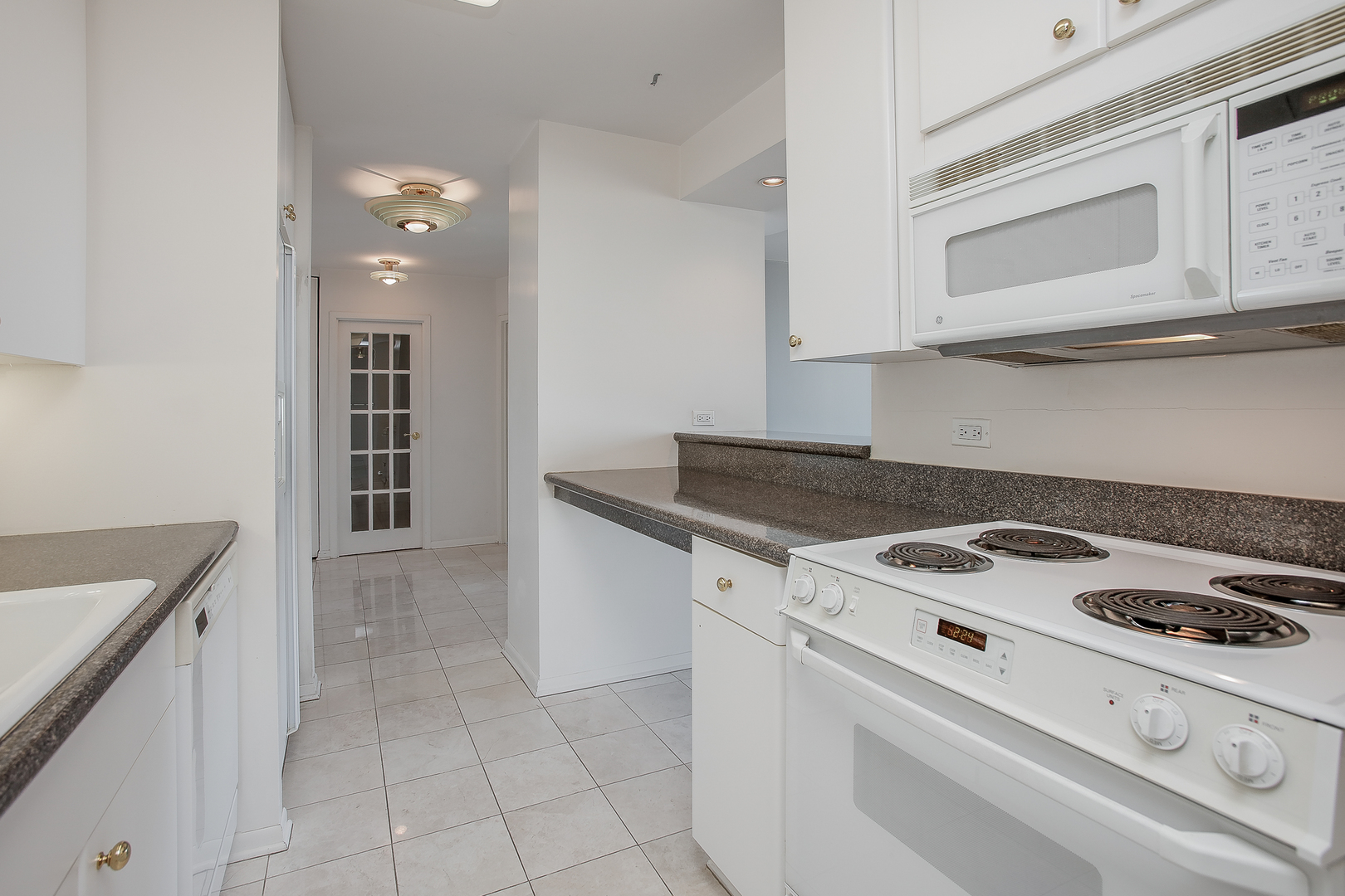 111 East Chestnut Street, Unit 46G Chicago, IL 60611 - Photo 7 of 16