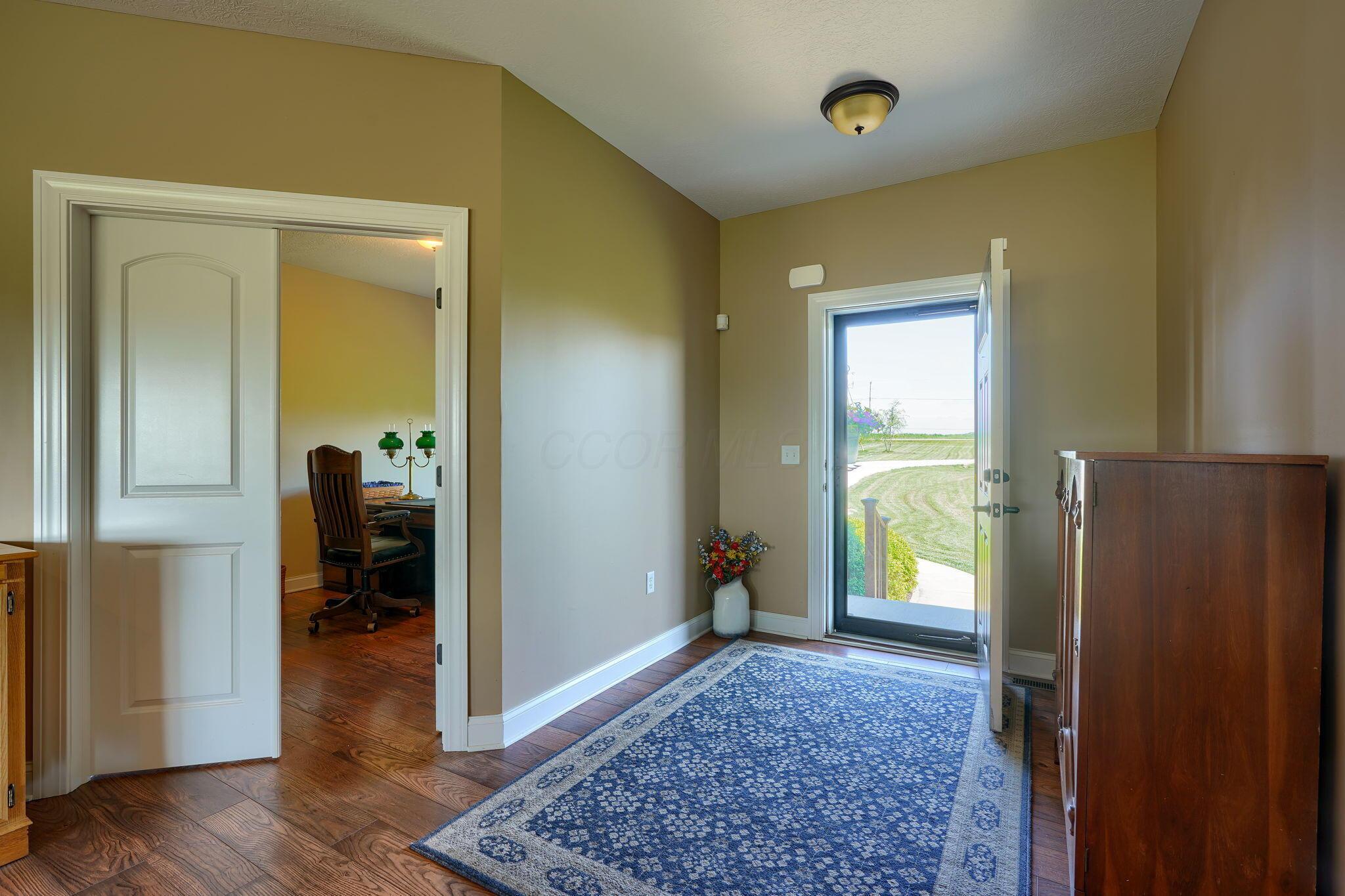 6223 Wilson Road Northwest Lancaster, OH 43130 - Photo 13 of 111 Foyer with executive office