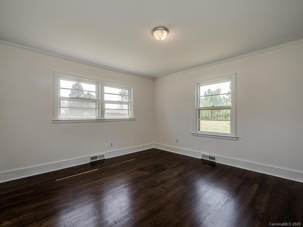 6617 Simpson Road Charlotte, NC 28216 - Photo 11 of 17 Gallery Image 11