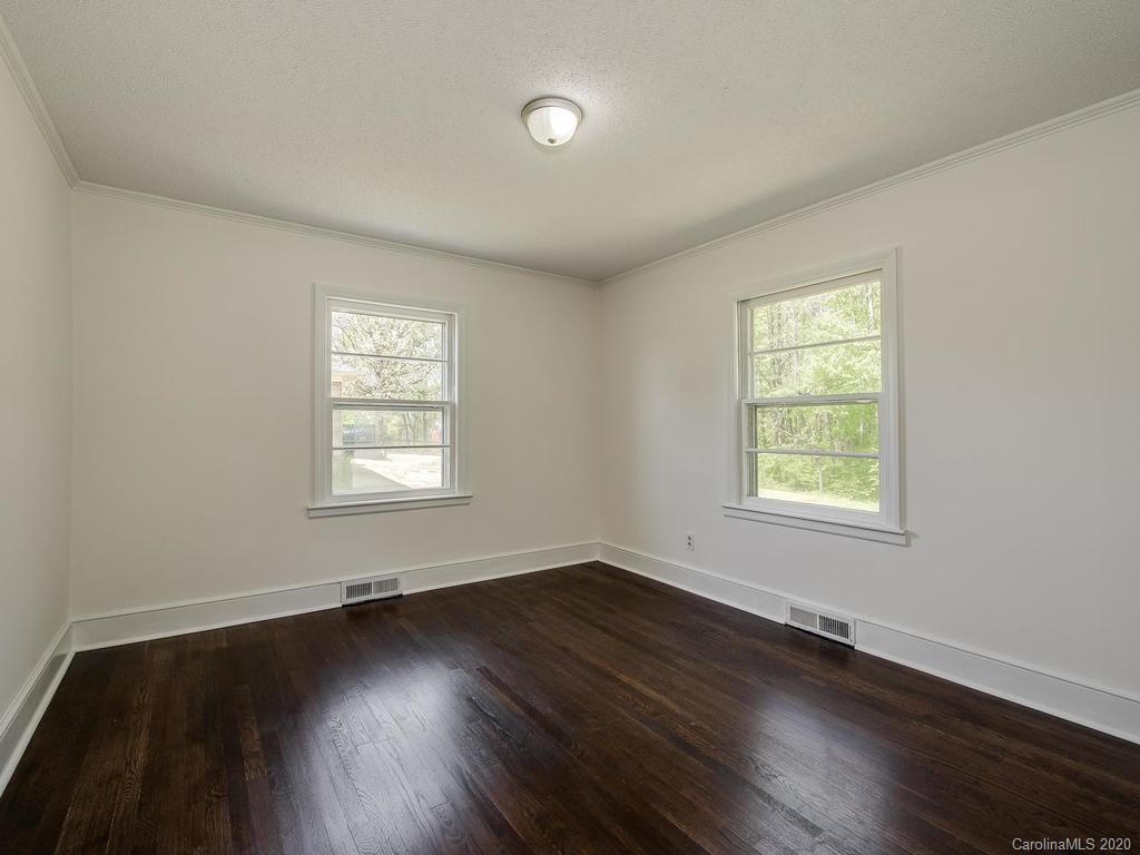 6617 Simpson Road Charlotte, NC 28216 - Photo 12 of 17 Gallery Image 12