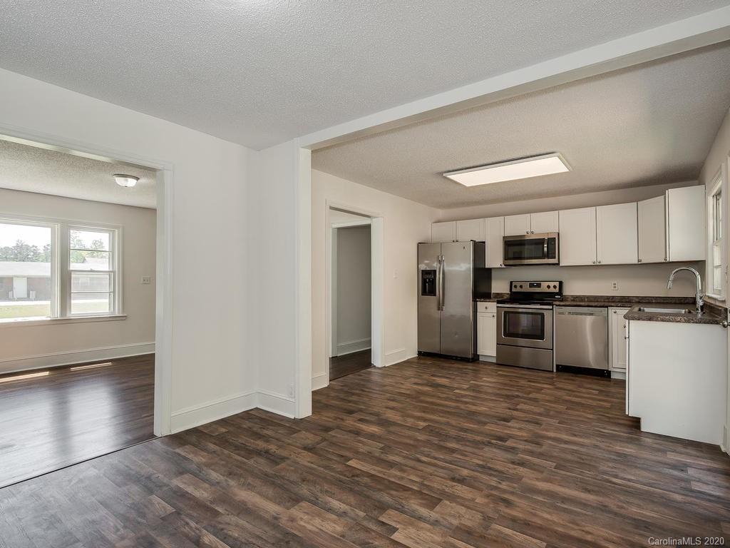 6617 Simpson Road Charlotte, NC 28216 - Photo 6 of 17 Gallery Image 6