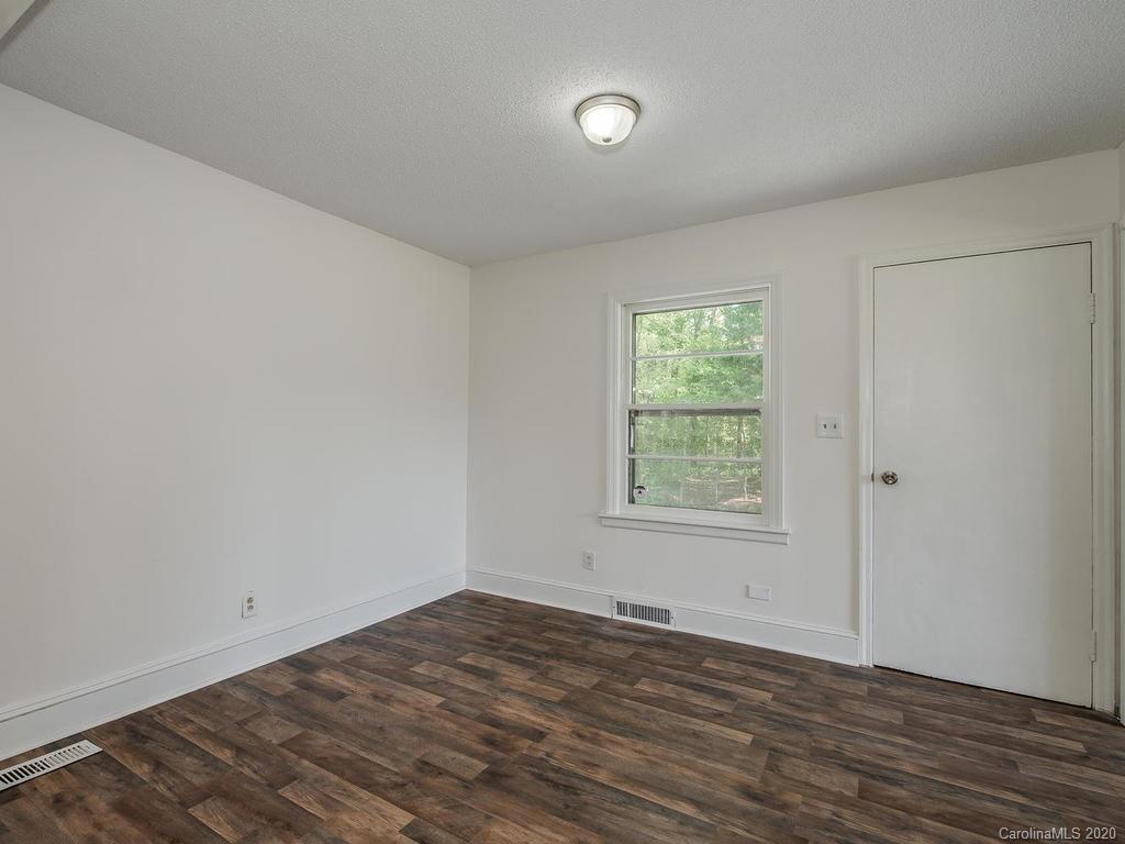6617 Simpson Road Charlotte, NC 28216 - Photo 8 of 17 Gallery Image 8