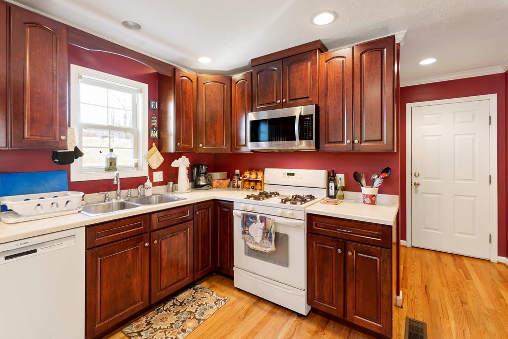 306 Meadow Ridge Radford, VA 24141 - Photo 18 of 71 Gallery Image 18