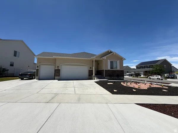 $669,900 | 118 Tram Rock Rd., Lake Point, UT 84074