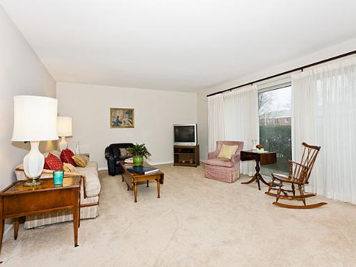 715 Ridge Road, Unit 1A Wilmette, IL 60091 - Photo 3 of 10