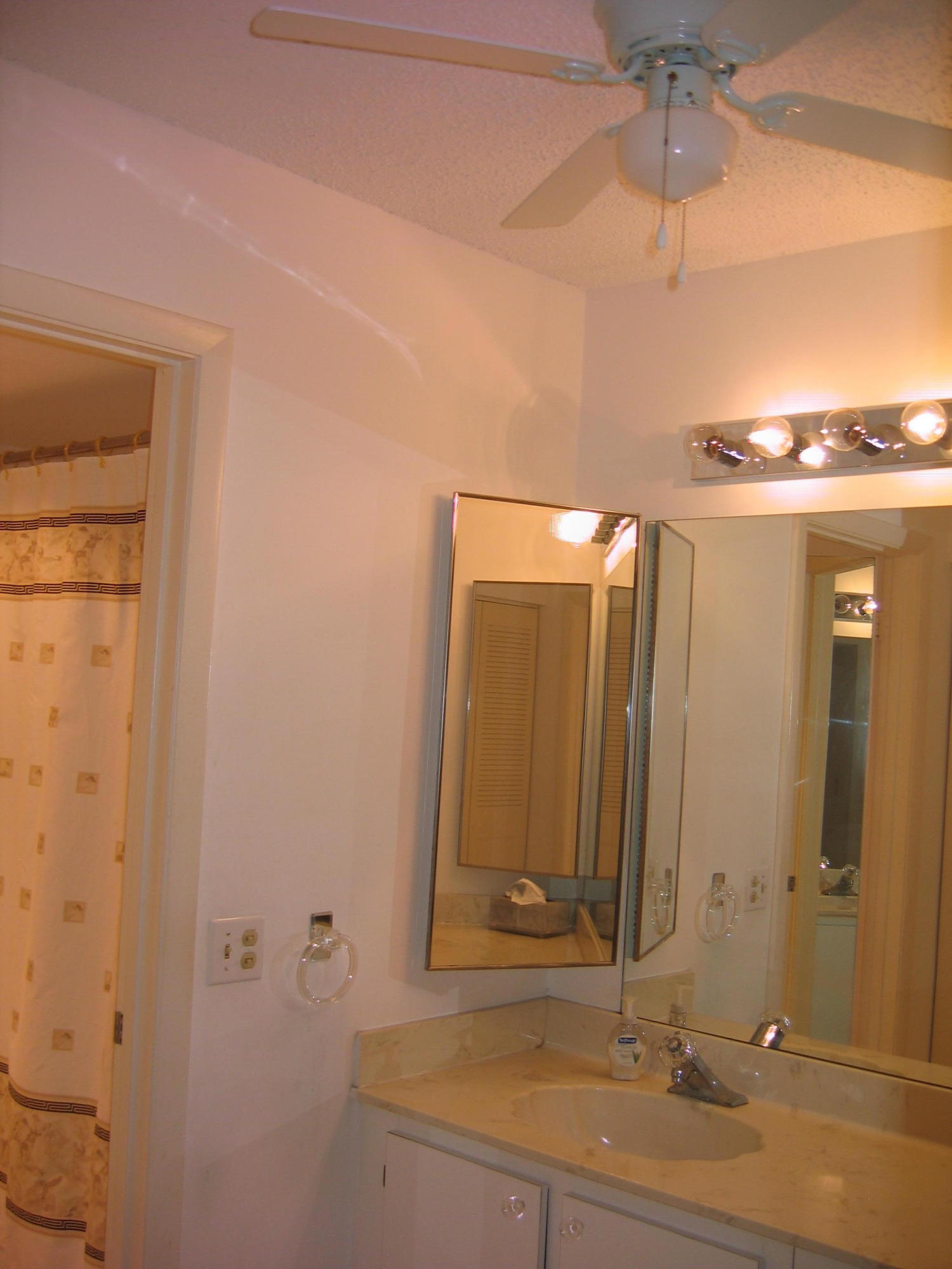 21946 Arriba Real, Unit 2C Boca Raton, FL 33433 - Photo 16 of 43 Master Bath