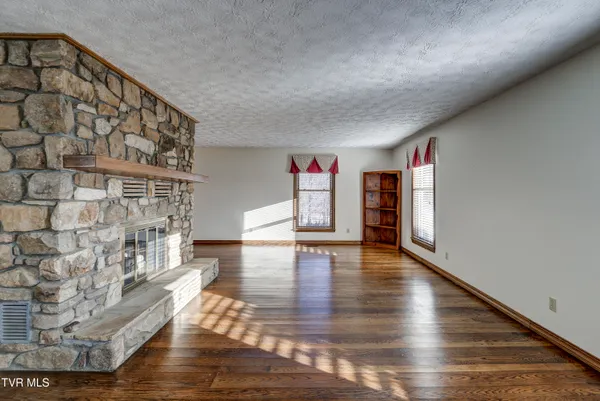 $965,000 | 150 Miller Crossing, Jonesborough, TN 37659