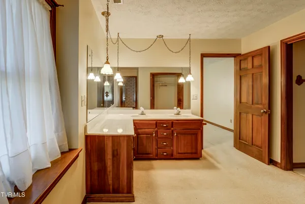 $965,000 | 150 Miller Crossing, Jonesborough, TN 37659