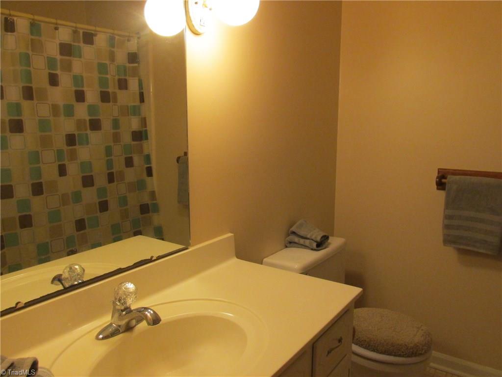 3209 Garwin Road Greensboro, NC 27406 - Photo 18 of 24 Guest Bath
