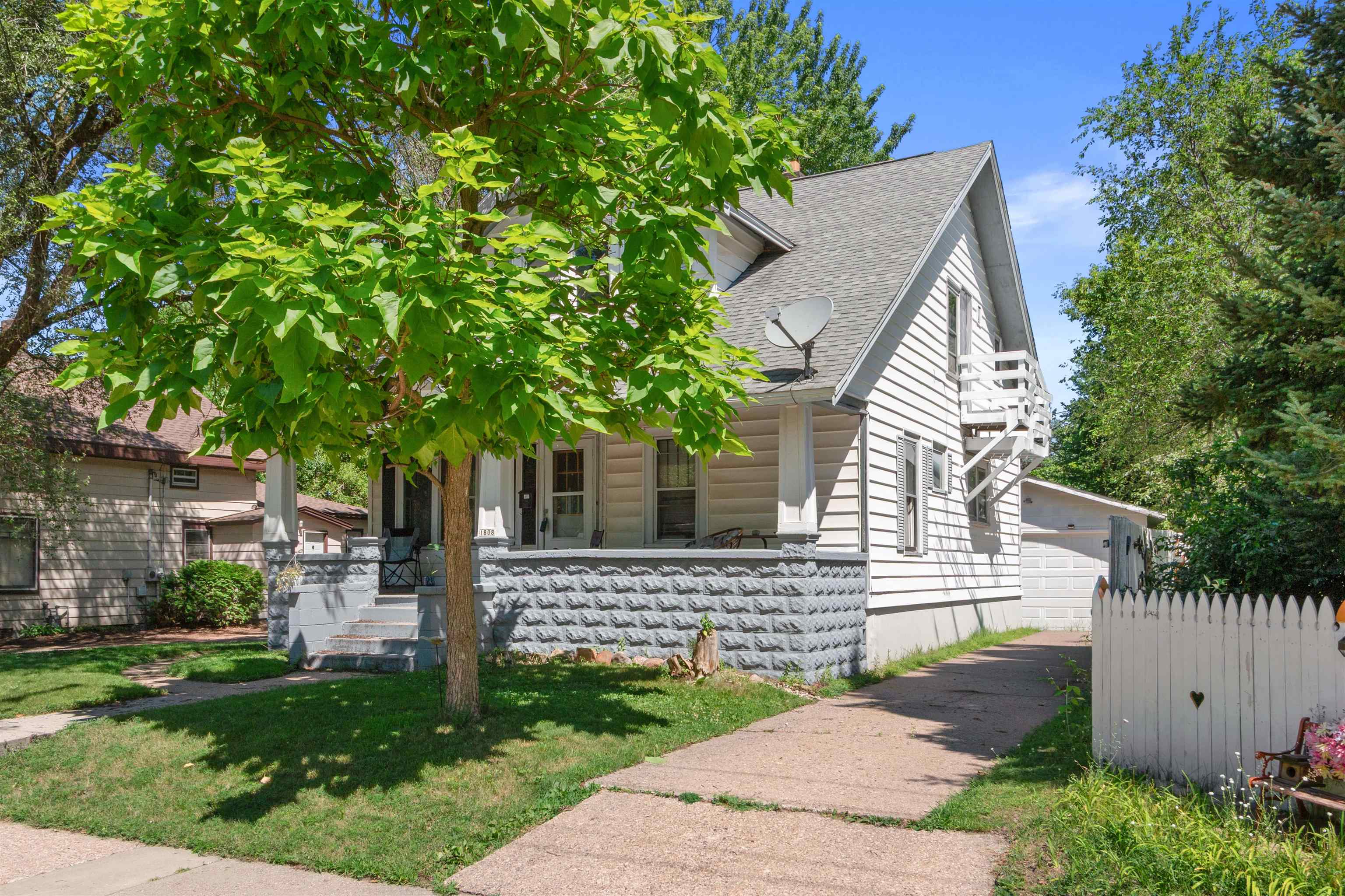 1808 Briggs Street Stevens Point, WI 54481 - Photo 2 of 20