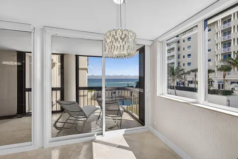 $775,000 | 5380 North Ocean Drive, Unit 3B, Singer Island, FL 33404