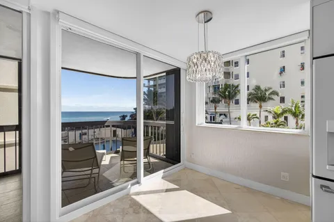 $775,000 | 5380 North Ocean Drive, Unit 3B, Singer Island, FL 33404