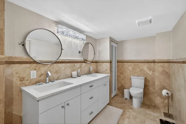 $775,000 | 5380 North Ocean Drive, Unit 3B, Singer Island, FL 33404