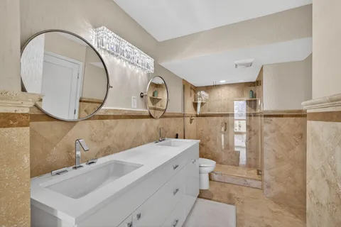 $775,000 | 5380 North Ocean Drive, Unit 3B, Singer Island, FL 33404