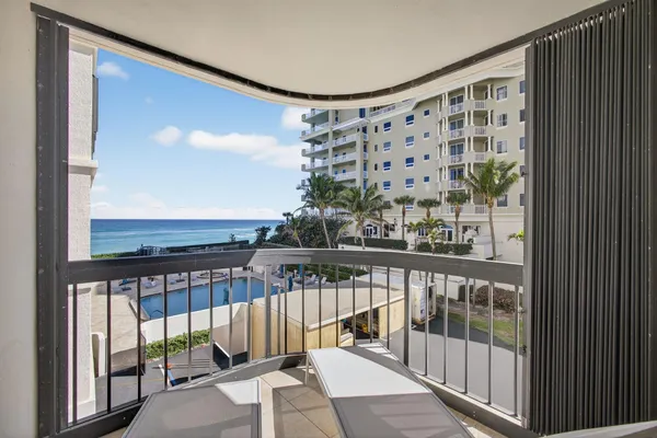 $775,000 | 5380 North Ocean Drive, Unit 3B, Singer Island, FL 33404
