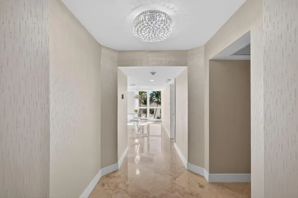 $775,000 | 5380 North Ocean Drive, Unit 3B, Singer Island, FL 33404