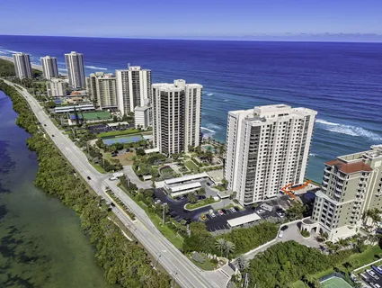 $775,000 | 5380 North Ocean Drive, Unit 3B, Singer Island, FL 33404