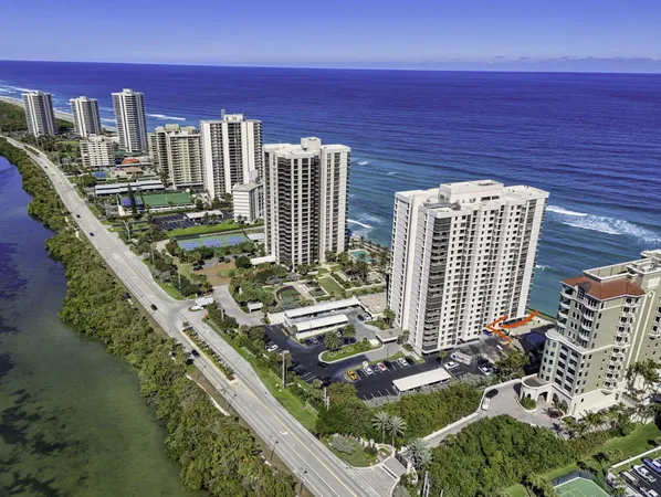 $775,000 | 5380 North Ocean Drive, Unit 3B, Singer Island, FL 33404