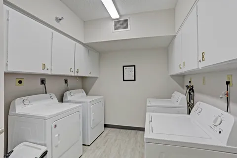 $775,000 | 5380 North Ocean Drive, Unit 3B, Singer Island, FL 33404