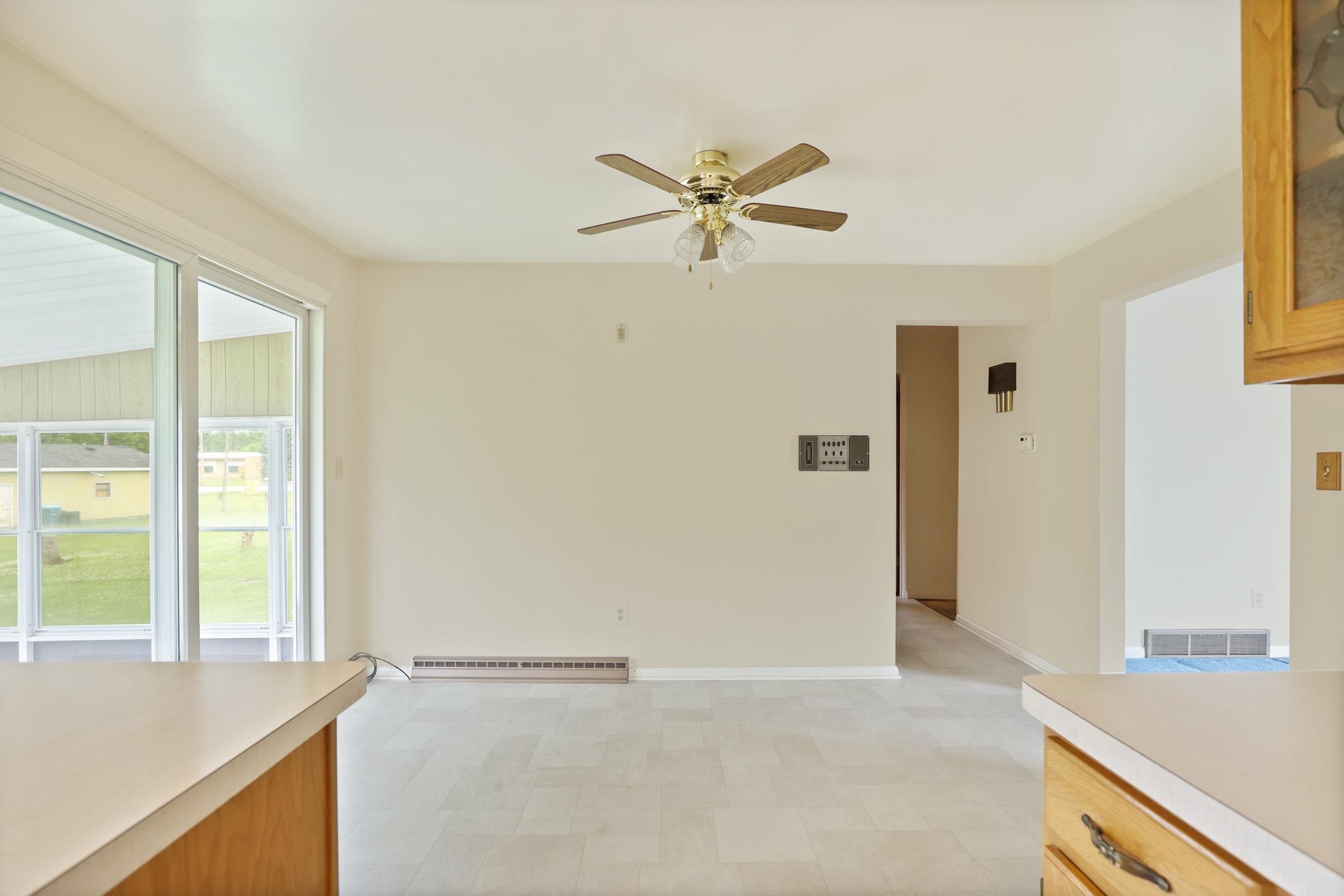 1018 South Huron Road Kawkawlin, MI 48631 - Photo 10 of 41 Gallery Image 10