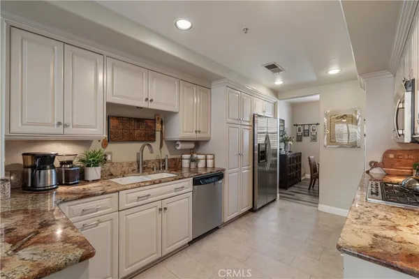 $798,000 | 5142 Warner Avenue, Unit 209, Huntington Beach, CA 92649