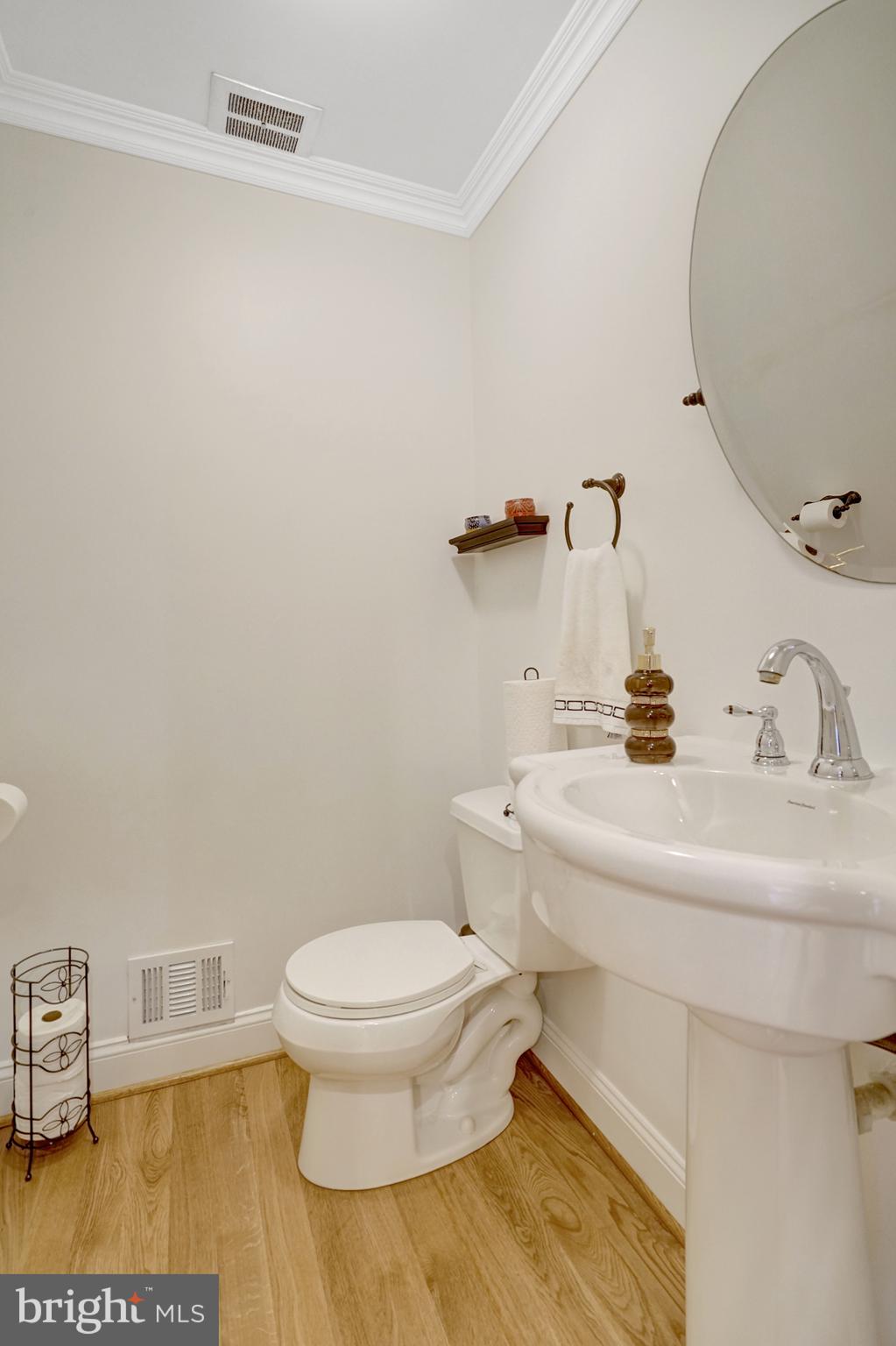 8304 Five Gates Road Annandale, VA 22003 - Photo 23 of 91