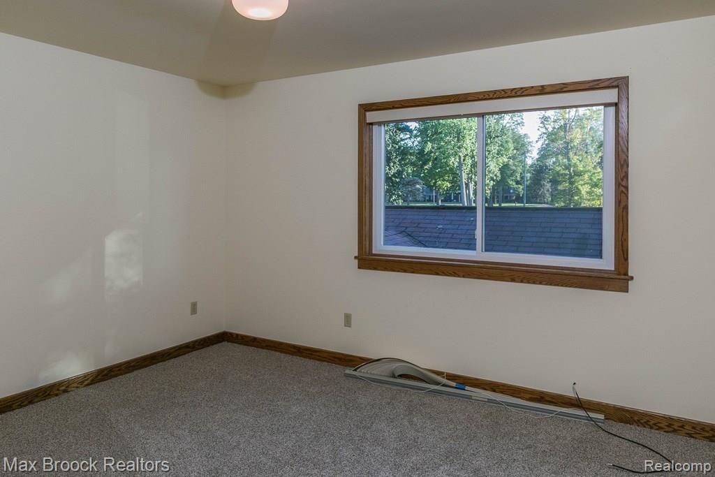 4660 Dow Ridge Road West Bloomfield, MI 48324 - Photo 18 of 36 4660DowRidgeRd-18.jpg