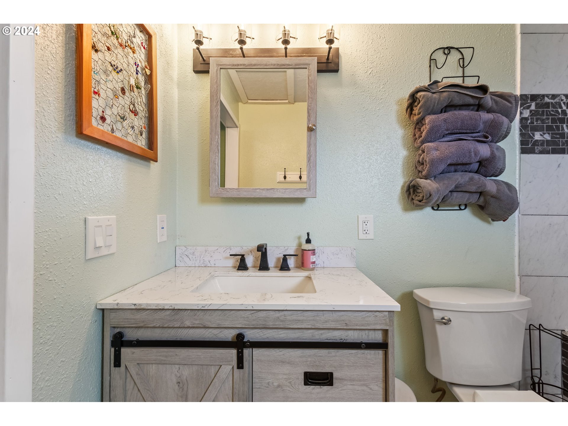 3110 Southwest 47th Street Redmond, OR 97756 - Photo 19 of 35 Gallery Image 19