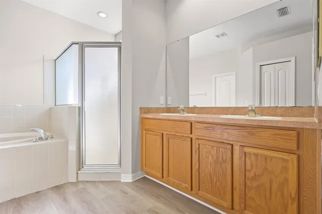 $2,700 | 6130 Whimbrelwood Drive, Lithia, FL 33547