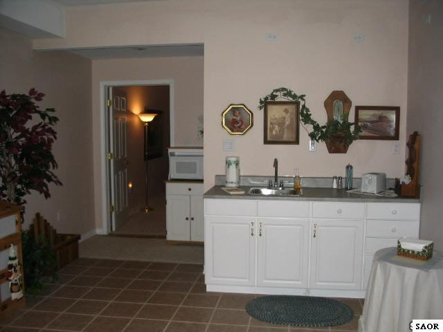 2177 Hibbard Road Owosso, MI 48867 - Photo 8 of 9 47221-7.JPG