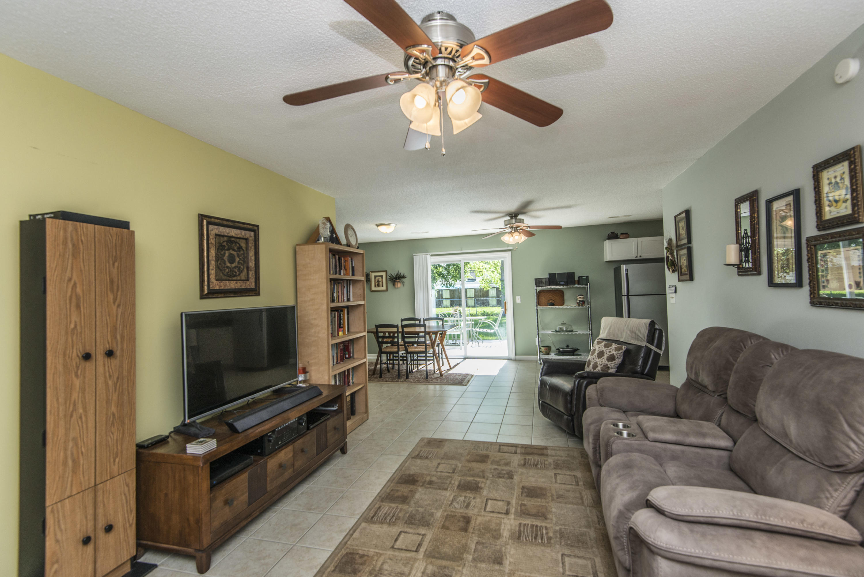 405 Beauregard Road Summerville, SC 29486 - Photo 5 of 22 Living room 2
