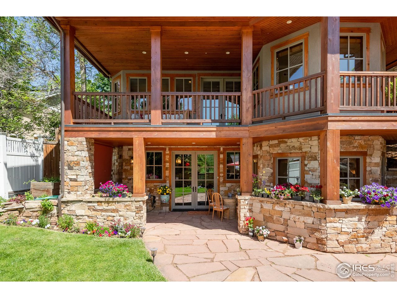 520 Spruce Street Boulder, CO 80302 - Photo 31 of 40 front view of an apartment building