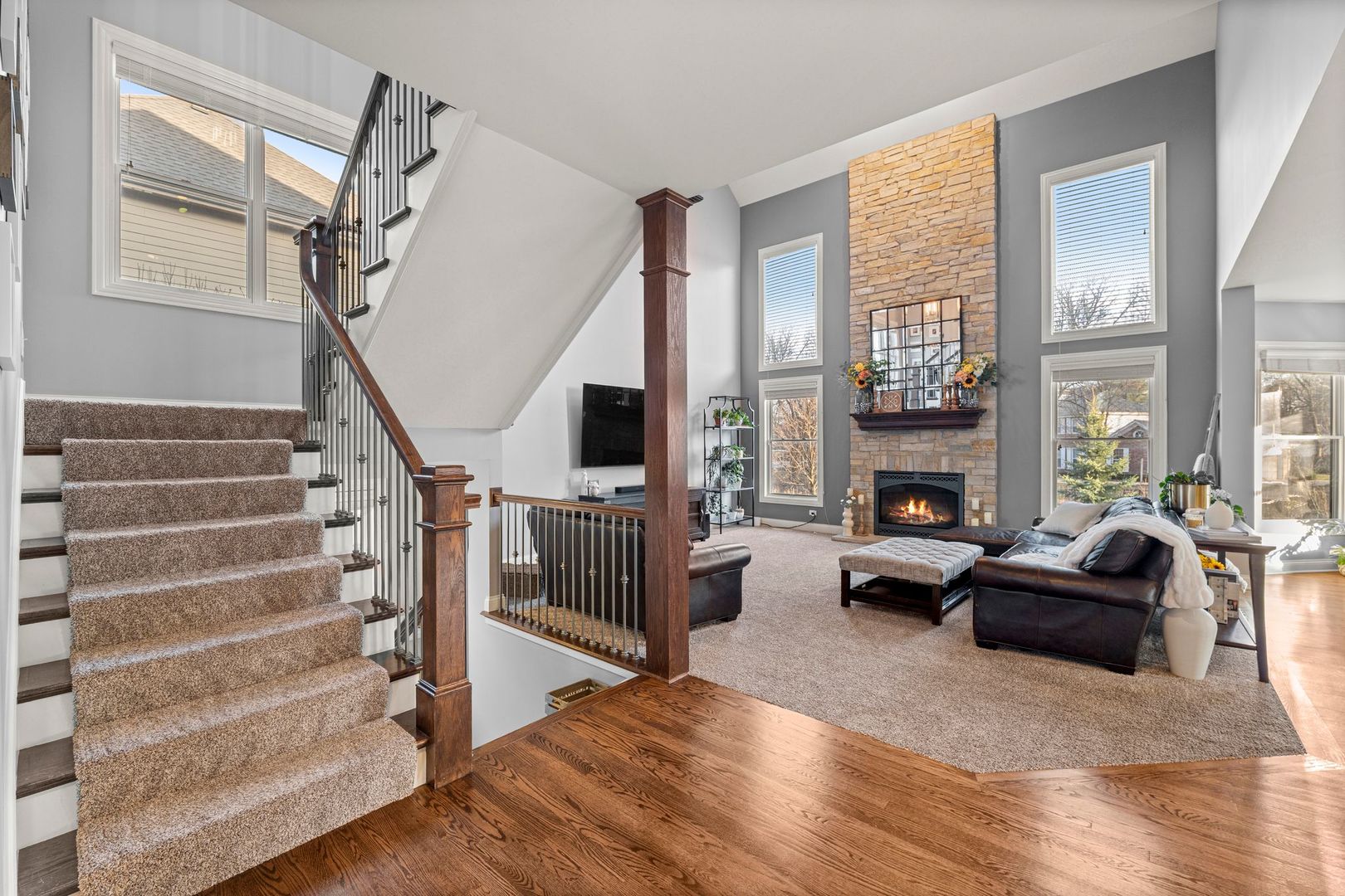 81 Landon Circle Wheaton, IL 60189 - Photo 12 of 79 a living room with furniture or fireplace and a wooden floor