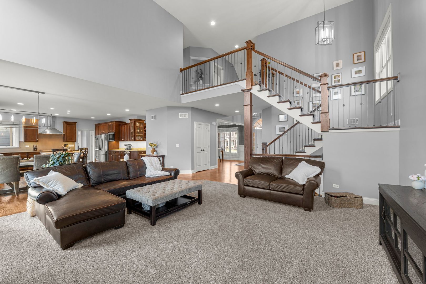 81 Landon Circle Wheaton, IL 60189 - Photo 15 of 79 a living room with furniture and a ceiling fan