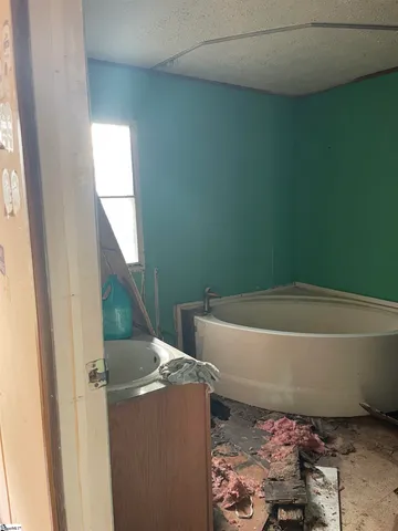 $100,000 | 4826 Chesnee Highway, Chesnee, SC 29323