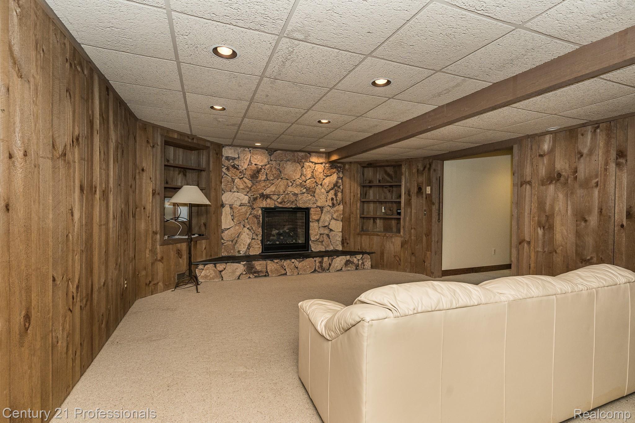 4781 Freer Street Rochester, MI 48306 - Photo 29 of 53 Freer MLS-W037.jpg