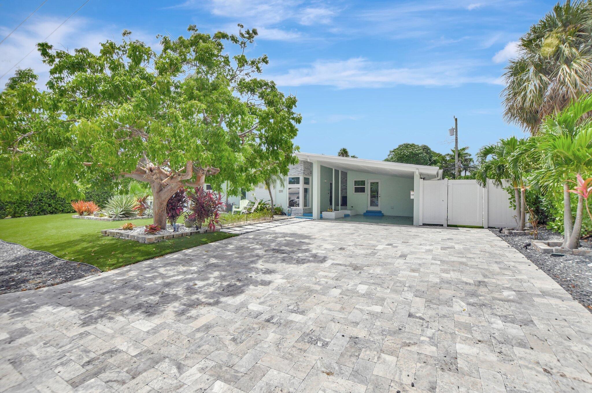 530 Northeast 17th Street Boca Raton, FL 33432 - Photo 2 of 51 3-web-or-mls-DSC_0676