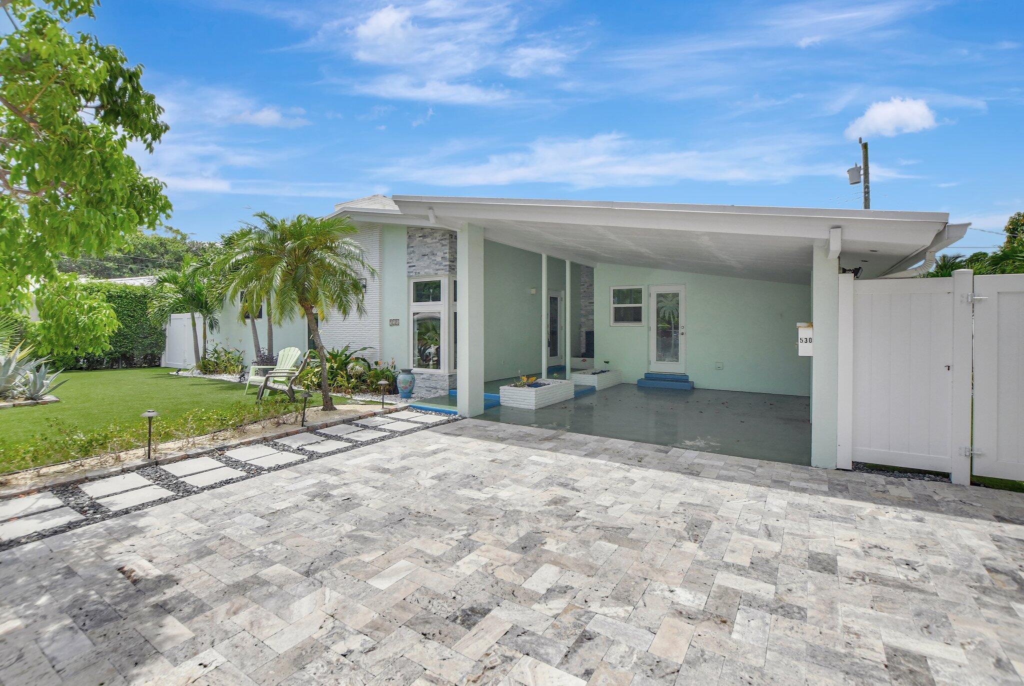 530 Northeast 17th Street Boca Raton, FL 33432 - Photo 3 of 51 2-web-or-mls-DSC_0671