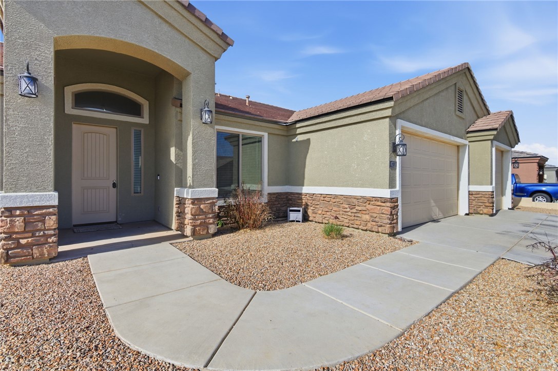 4713 North Old Ranch Lane Kingman, AZ 86401 - Photo 29 of 41 a view of a house with a outdoor space