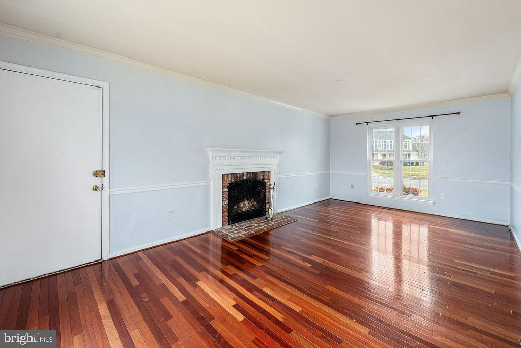 1613 Golf Course Drive Bowie, MD 20721 - Photo 11 of 33 Living Room