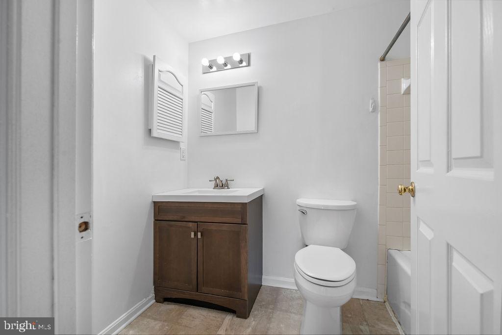 1613 Golf Course Drive Bowie, MD 20721 - Photo 19 of 33 Full Bathroom