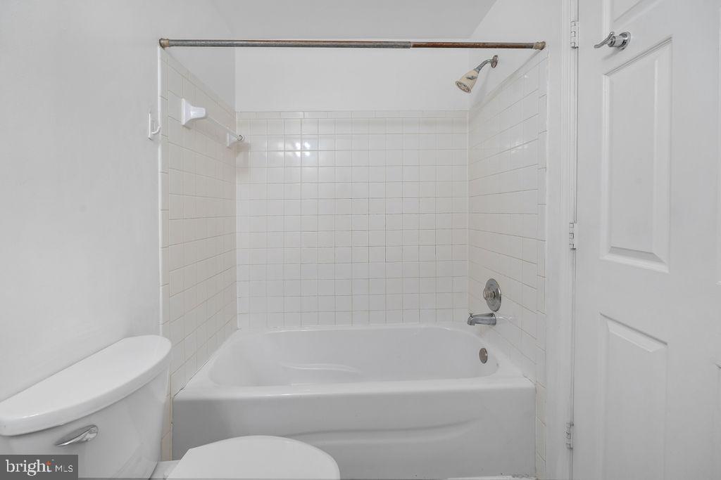 1613 Golf Course Drive Bowie, MD 20721 - Photo 20 of 33 Full Bathroom