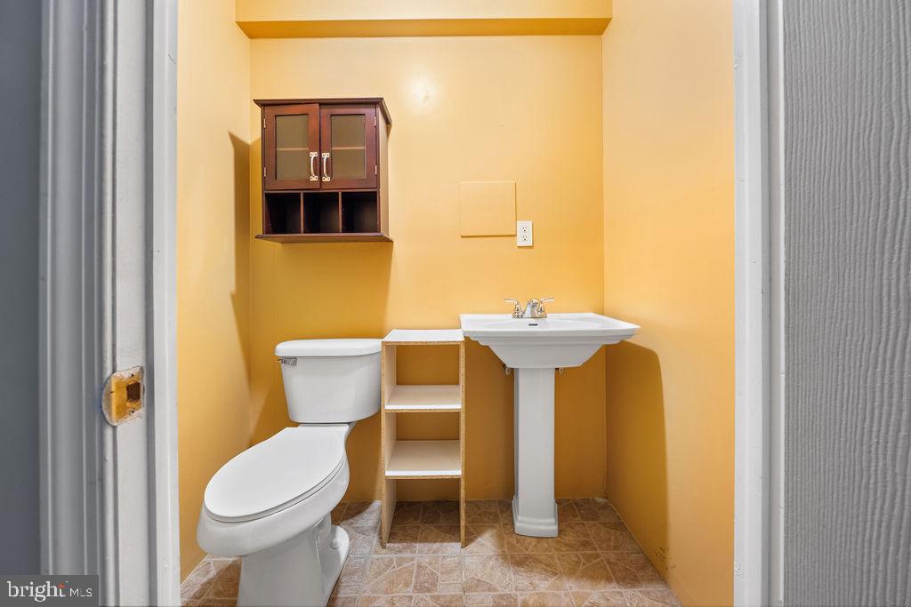 1613 Golf Course Drive Bowie, MD 20721 - Photo 29 of 33 1/2 Bath Basement