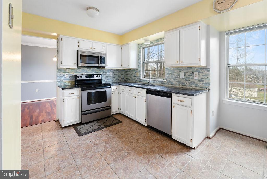 1613 Golf Course Drive Bowie, MD 20721 - Photo 5 of 33 Kitchen Interior