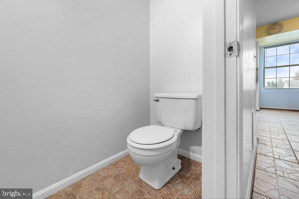 1613 Golf Course Drive Bowie, MD 20721 - Photo 8 of 33 Main Level 1/2 Bath