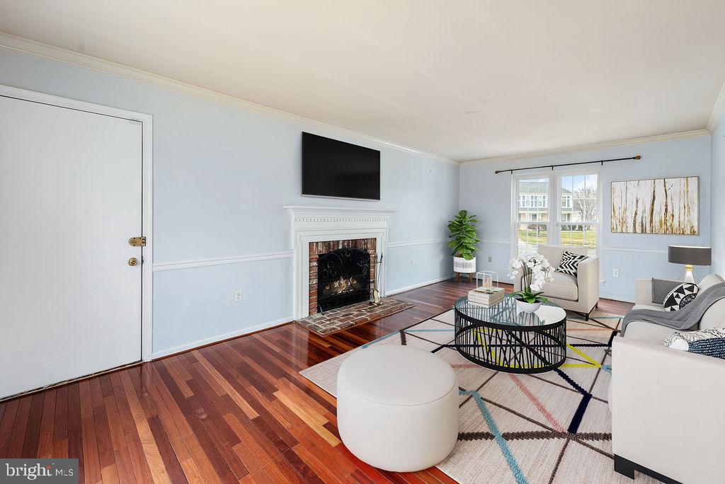 1613 Golf Course Drive Bowie, MD 20721 - Photo 9 of 33 Living Room Furnished Design