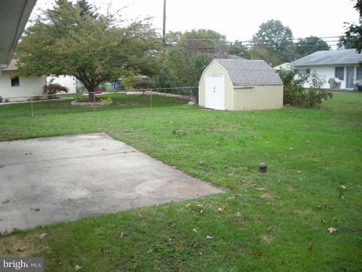 84 Border Rock Road Levittown, PA 19057 - Photo 14 of 20 Gallery Image 14