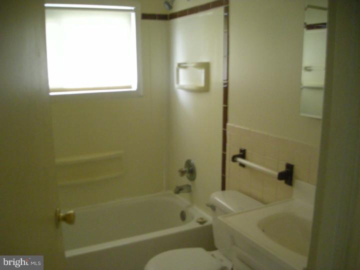 84 Border Rock Road Levittown, PA 19057 - Photo 16 of 20 Gallery Image 16