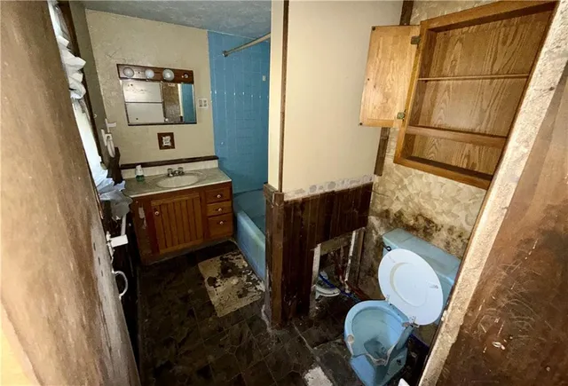 $37,900 | 709 Darlington Avenue, Jeannette, PA 15644